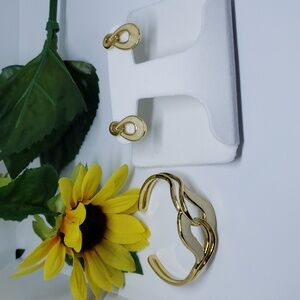 Vintage gold tone and cream enamel bracelet w/ matching pierced earrings